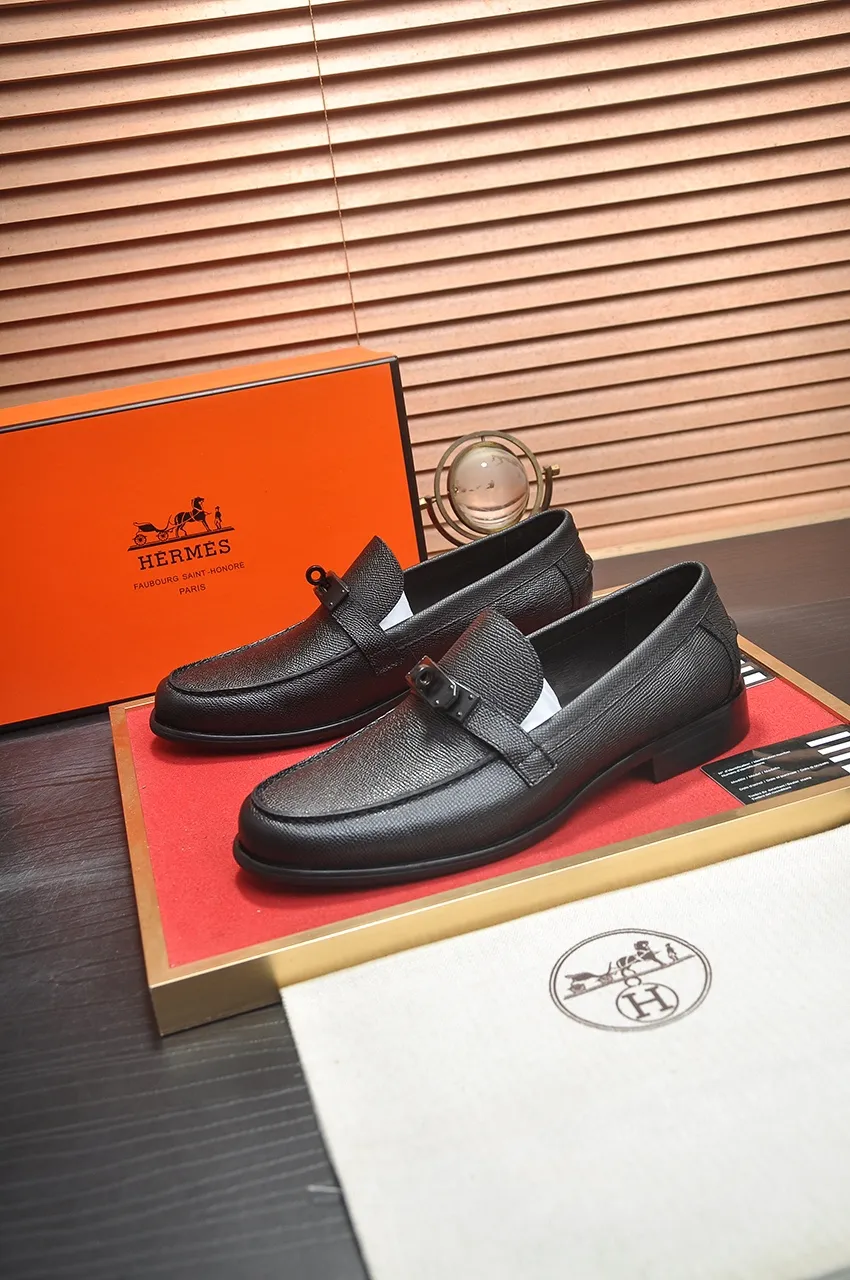 Men's shoes💰540💶[HERMES] (cowhide lining)🍀Italian top luxury🍀He does not pursue novel styles and gorgeous colors, but attracts the favor of successful men with his flawless, elegant and classic style. Formal leather shoes This very comfortable, simple and stable style allows you to easily match any style! The pattern is absolutely 1:1 refined from the original case, and we strive for excellence in materials, imported cowhide + cowhide lining💪💪💪extraordinary texture👍! .Code number: 38-45 (45 customized)